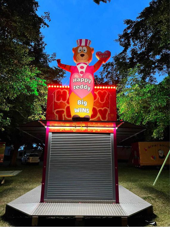 Inflatable advertising product prepared for international shipping